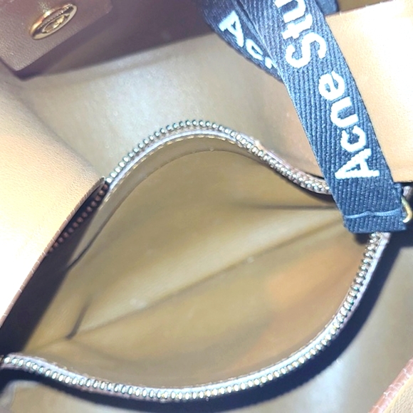 Acne Tan musubi. - Picture 11 of 14